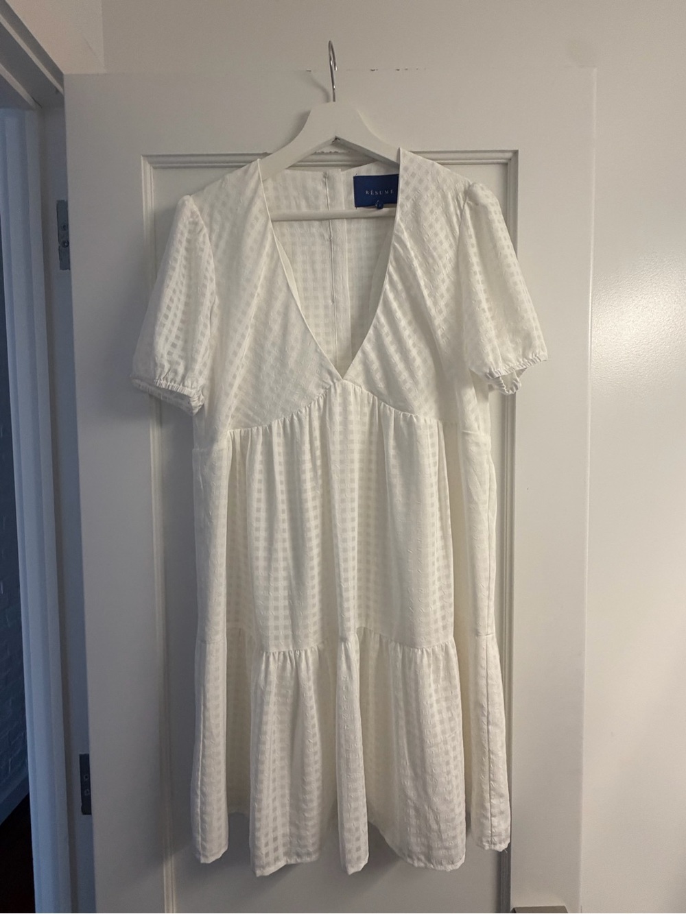Casual White V-Neck Tiered Mini Dress